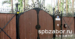 распашные ворота в викторианском стиле