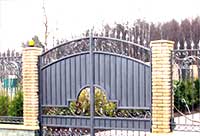 Красивые сварные ворота