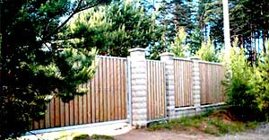Забор из дерева для дачного участка